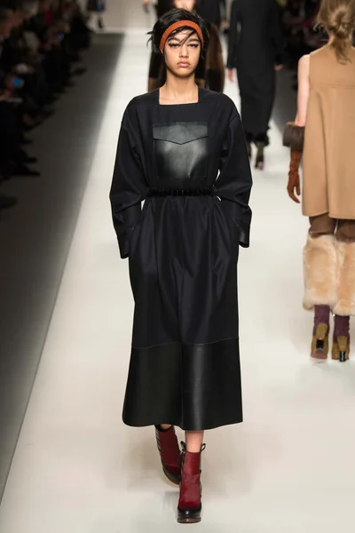 Look 30